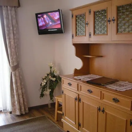 Garni Rezia Hotel 3*